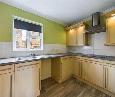 Arthurs Close, Emersons Green, Bristol, BS16 - Photo 6