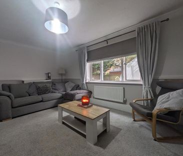 2 bedroom maisonette to rent - Photo 2