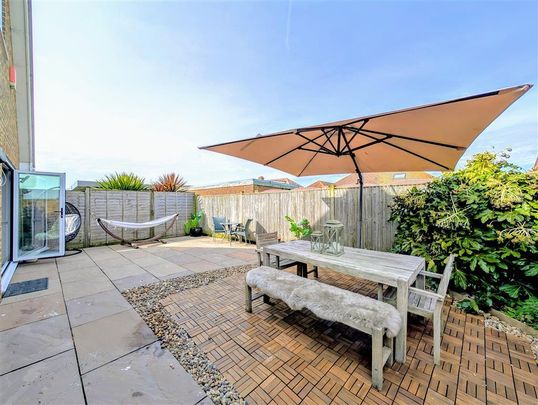 Alexandra Road - Photo 1