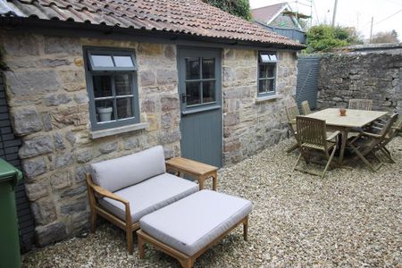 4 bedroom semi-detached house to rent - Photo 4