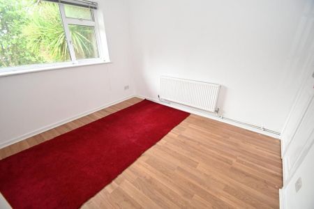 2 bedroom maisonette to rent - Photo 3