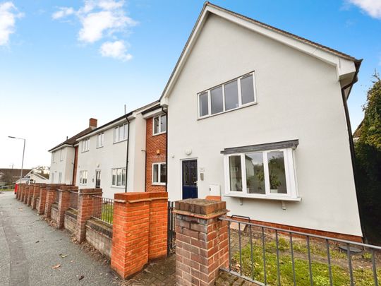 Southend Road, Hockley - Photo 1