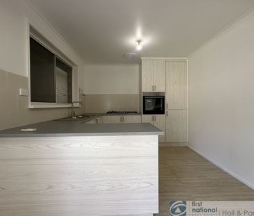 61 Gleneagles Drive, Endeavour Hills - Photo 6