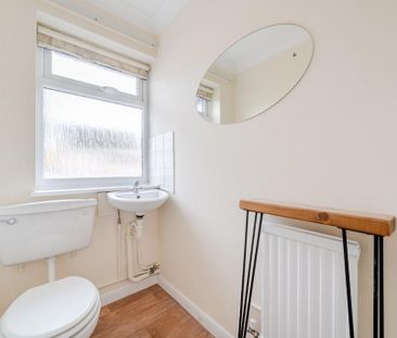 4 bedroom bungalow to rent - Photo 2