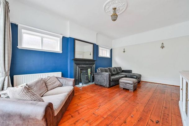 3 bedroom flat to rent - Photo 1