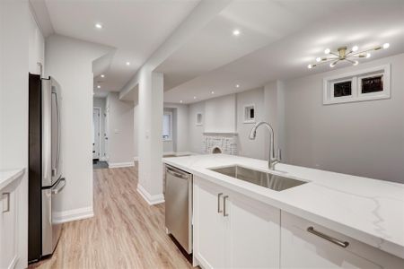 For Lease - 257 Westmount Avenue, Toronto, Ontario - Photo 5