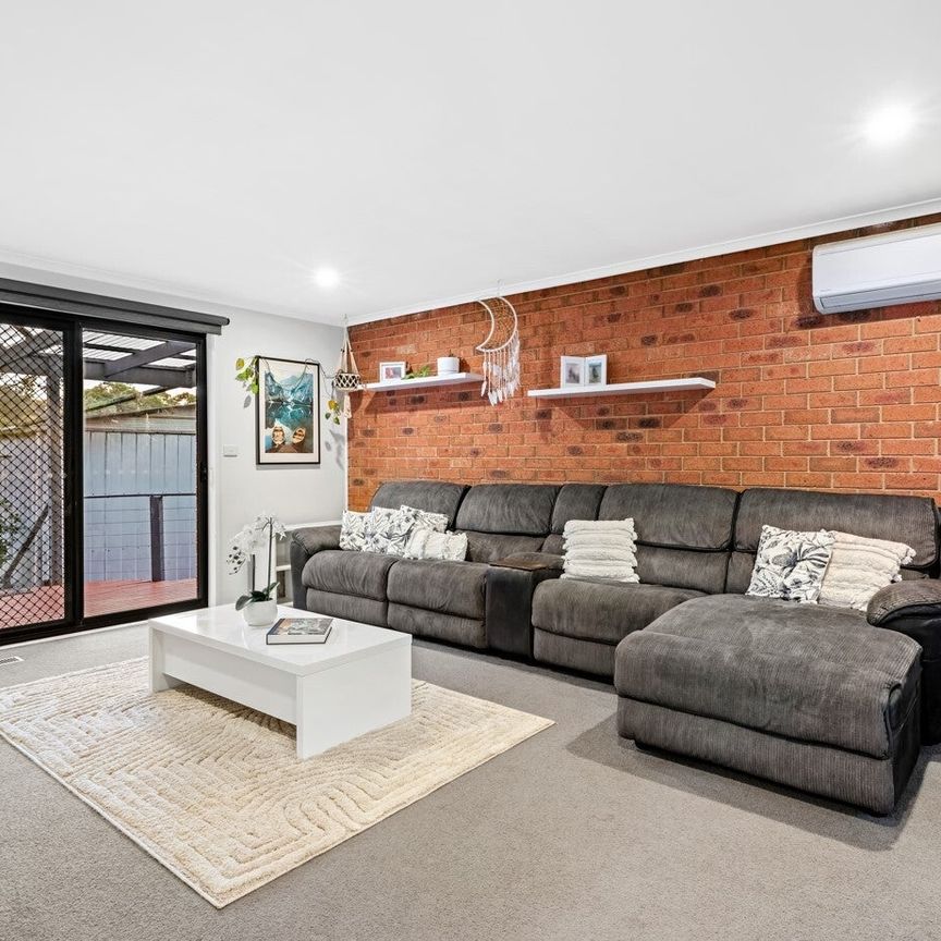 Langwarrin - Photo 1