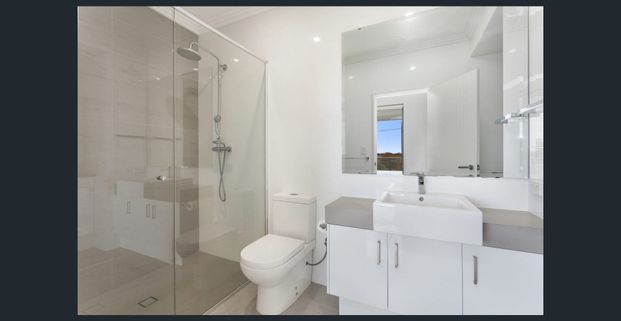 Furnished Sophisticated Joondanna Living – City Views & Designer Finishes! - Photo 1