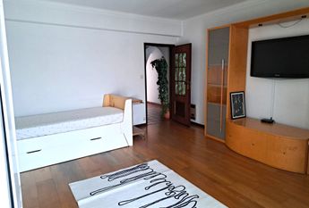 Apartamento T3 com sótão, mobilado e equipado, no Bairro do Liceu!