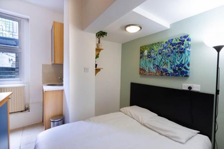 Flat 38 West Cromwell Road, Earls Court SW5 9QL - Photo 2