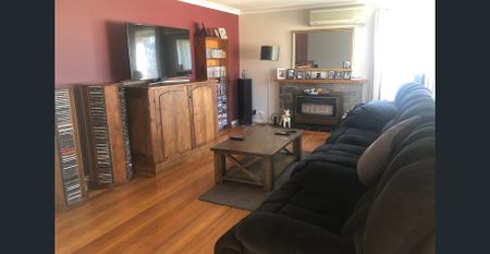 Neat and tidy home! - Photo 3