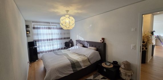 Appartement lumineux de 4.5 pièces au centre de la Chaux-de-Fonds - Photo 2