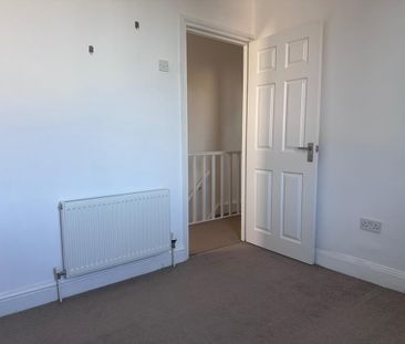 2 bedroom semi-detached house to rent - Photo 4