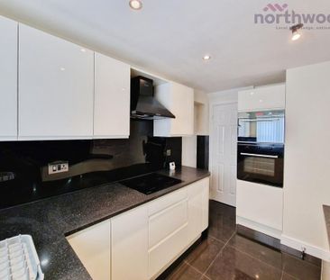 3 bedroom link detached house to rent - Photo 3