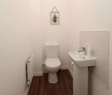 3 bedroom semi-detached house to rent - Photo 6