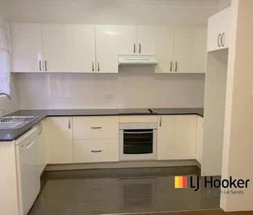 SPACIOUS ONE BEDROOM APARTMENT THAT TICKS ALL THE BOXES. - Photo 2