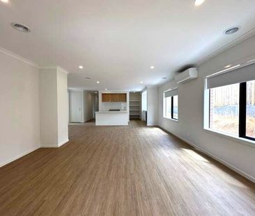 LUXURIOUS BRAND NEW BUILD IN CROWNLEA ESTATE - Photo 1