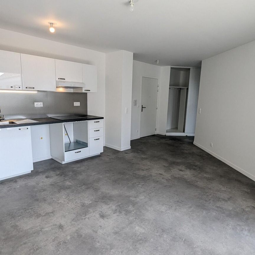 location Appartement T2 DE 42.75m² À TAVERNY - Photo 1