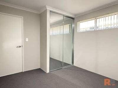 Modern Comfort and Lifestyle in South Yunderup – Your Dream Home Awaits! - Photo 2