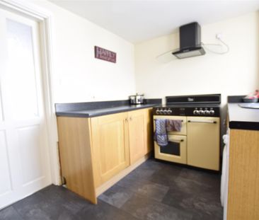 Oldbury Road, Tewkesbury, Gloucestershire, GL20 - Photo 3