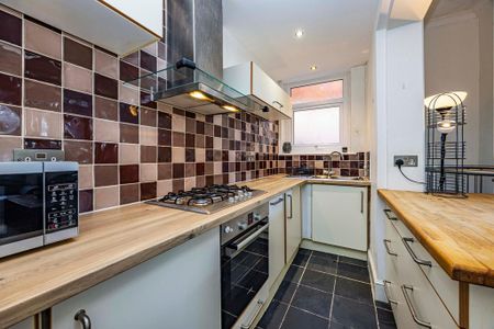 3 bedroom apartment to rent - Photo 5
