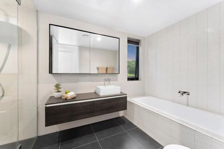 Sophisticated Turnkey Family Living - 6 month lease - Photo 3