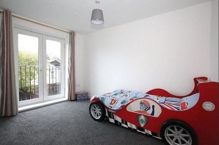 4 Bed Terraced House, Poppy Close, LU3 - Photo 4