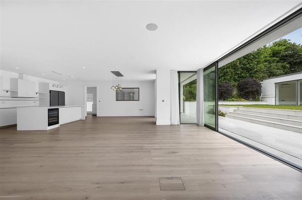 5 bedroom detached house to rent - Photo 1