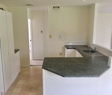 3 Bedroom Property with Huge Garden - Photo 5