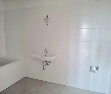 Erstbezug – Moderne 3-Zimmer-Wohnung mit lichtdurchfluteten Räumen - Foto 2