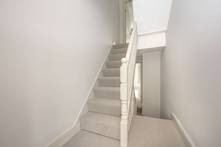 5 bedroom terraced house to rent - Photo 2