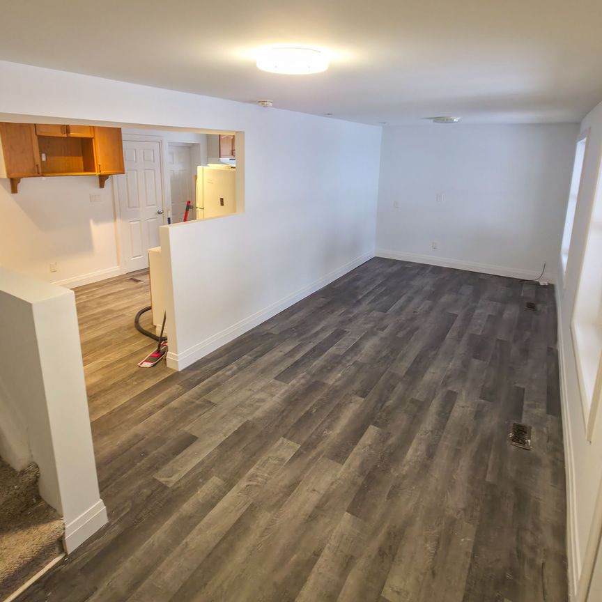 For Lease - 20 High Street, Mapleton, Ontario - Photo 1