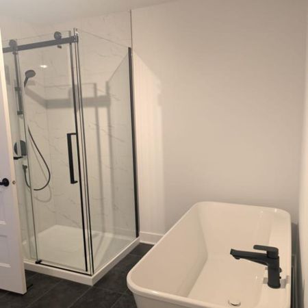 4 ½ + 1 bureau COWANSVILLE- Quartier des comédiens, NOUVELLE CONSTRUCTION, DISPONIBLE MAINTENANT - Photo 3