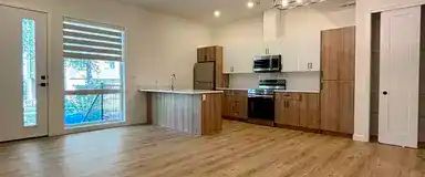 CHECK OUT MOVE-IN INCENTIVE BELOW>>>>>>The CITY and RIVER VIEWS CANNOT BE BEAT | 10043 89 Avenue Northwest, Edmonton - Photo 1