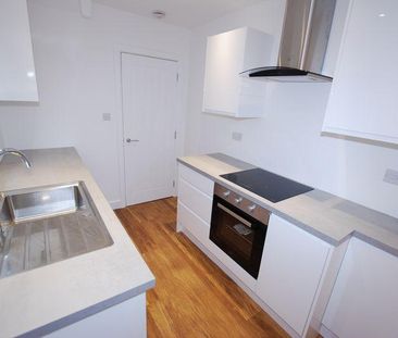 1 bedroom semi-detached house to rent - Photo 2
