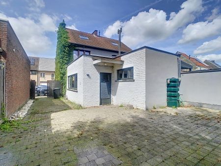 Ruime woning met drie slaapkamers te Denderleeuw - Photo 3