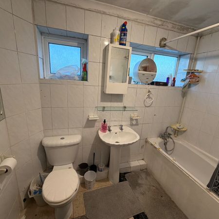 Room in a Shared Flat, Save King, IG3 - Photo 4
