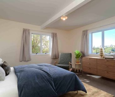 4-bedroom, 2-bathroom residence - Photo 5