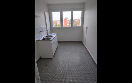 Location Appartement 2 pièces 48 m² Issoudun - Photo 2