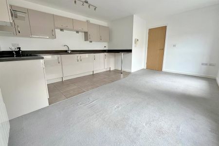 2 bedroom flat to rent - Photo 4