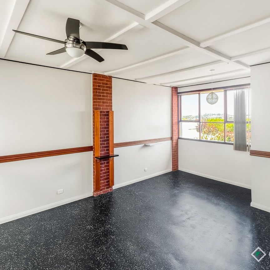 Charming Home In A Fantastic Location! - Photo 1