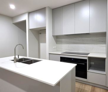 Luxury, Low-Maintenance Living in a Stylish New Townhouse - Photo 5