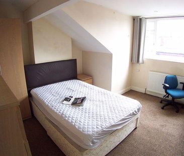 1 bedroom in a flat share to rent - Photo 1