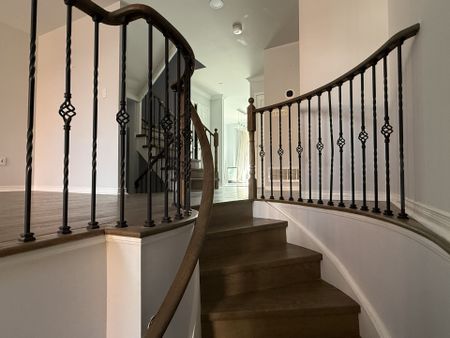 For Lease - 127 Galleria Parkway, Markham, Ontario - Photo 3