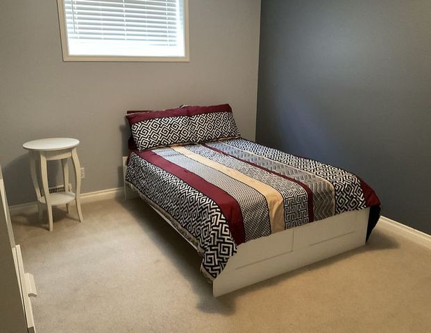 1 basement/bedroom for rent furnished $1200 | Calgary - Photo 1