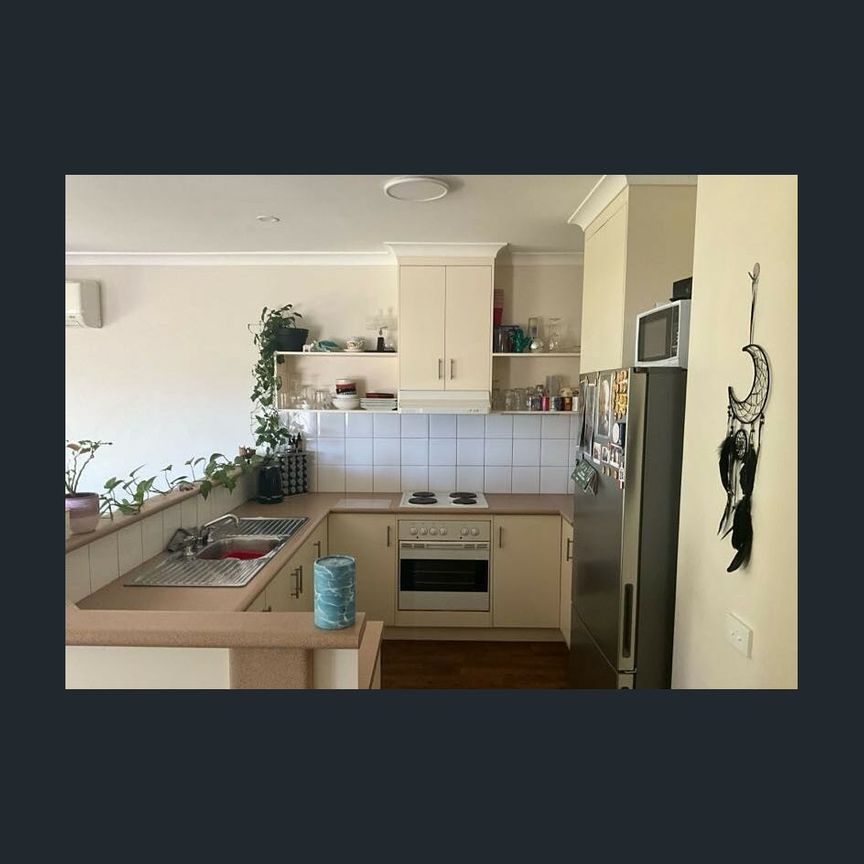 Neat two bedroom unit - Photo 1