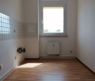 Familienfreundliche 3-Raum-Wohnung mit Wanne - Photo 2