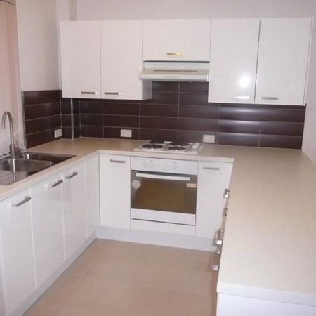 RENOVATED DELIGHT WITH AIR CON, DRYER & PRIVATE COURTYARD - Photo 4