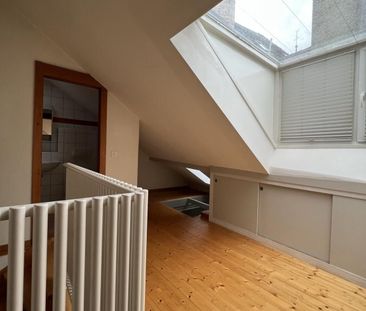 FOR RENT – Unconventional 3-room duplex apartment in Saint-Aubin - Photo 6