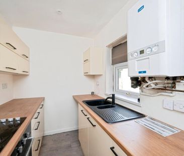 3 bedroom terraced house to rent - Photo 6